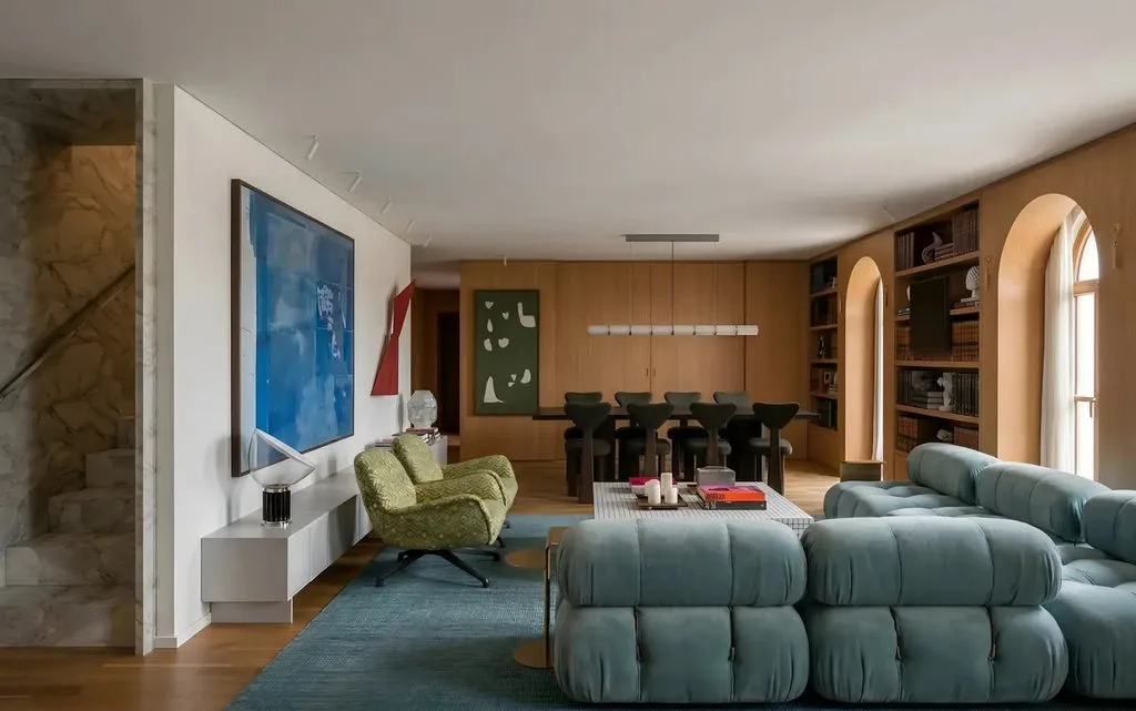Alma Mater: Lounge