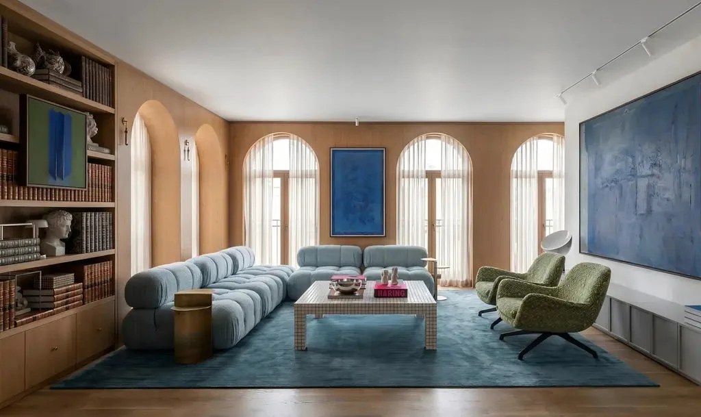 Alma Mater: Lounge