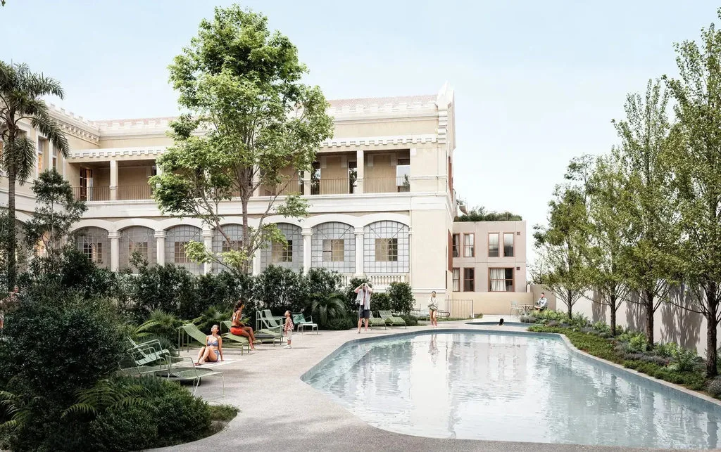 Alma Mater: Piscina