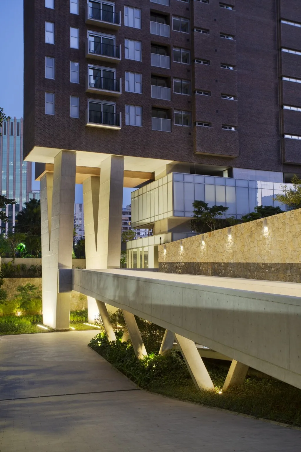 Casa Brasileira Itaim: Vista noturna