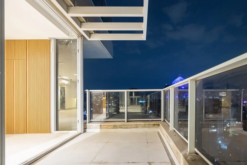 Celebrity: Terraço