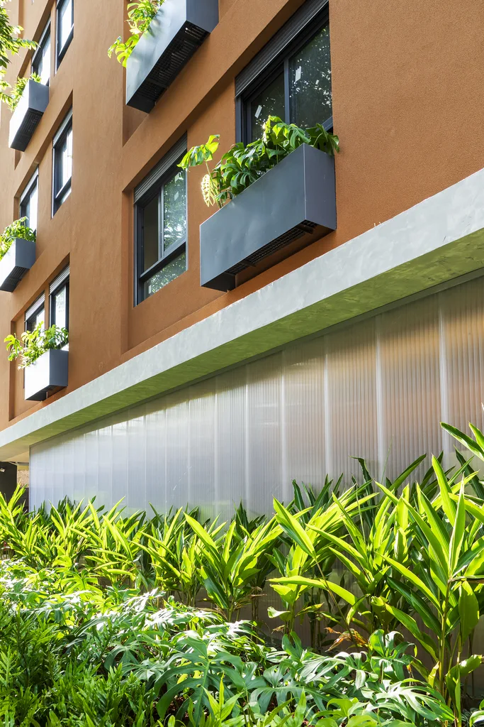 Corina: Jardim frontal
