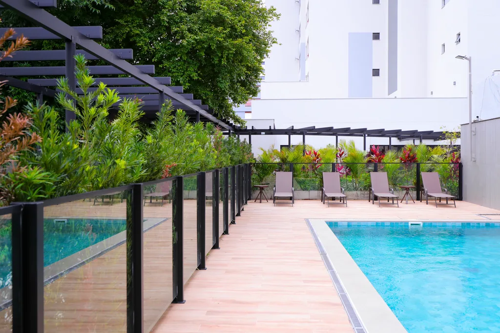 Famile Lino: Piscina