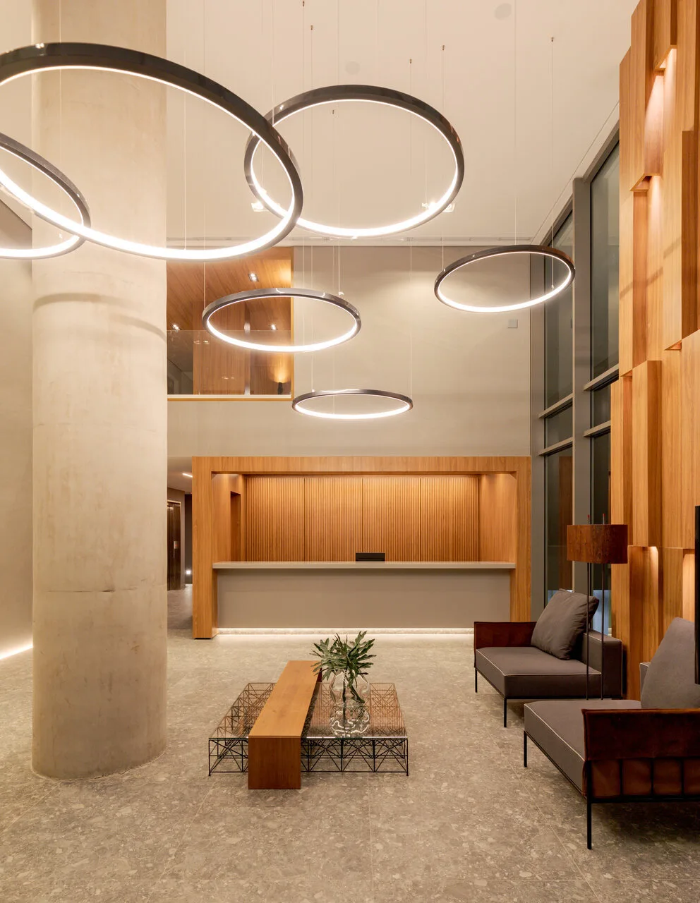 Indi 70: Hall