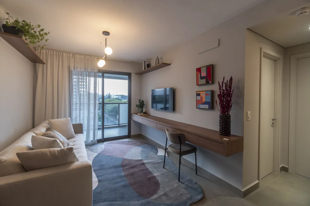 Indi 70: Living