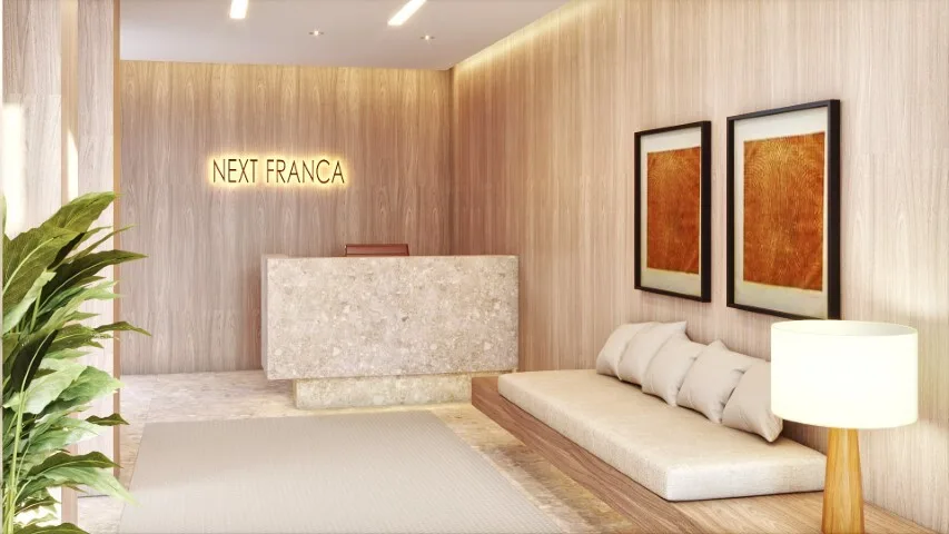 Next Franca: Hall