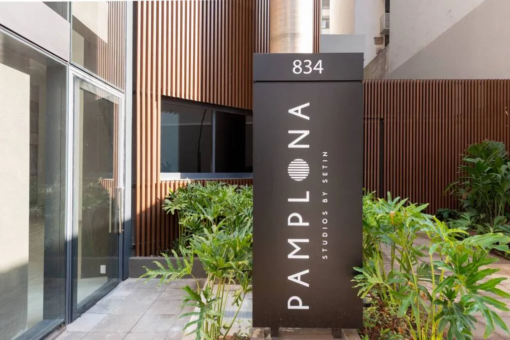 Pamplona Studios: Acesso