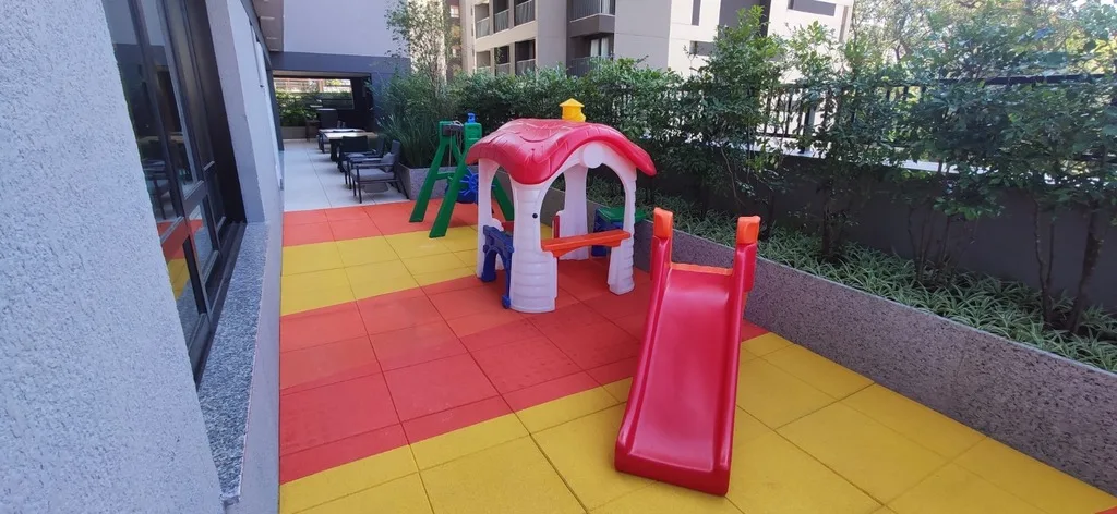 Practical Life Campo Belo II: Playground