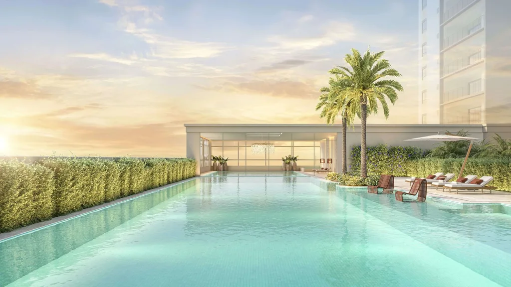 The Grand Residence: Piscina